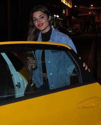 Tolga Sarıtaş ve Hande Erçel birlikte görüntülendi