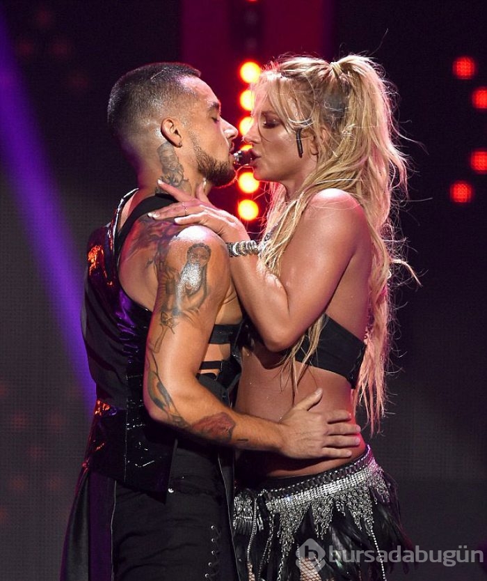 Britney Spears, kışkırtıcı dansıyla büyüledi