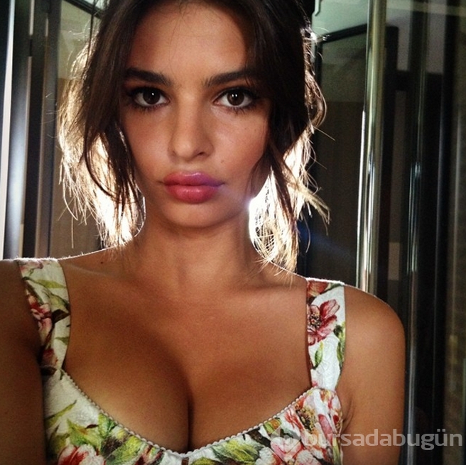 Emily yine yaptı
