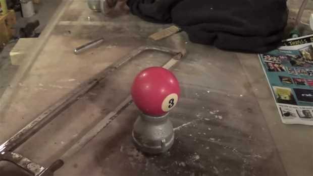 Bilardo topunun içinde ne var?
