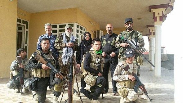 Ailesini katleden teröristlerin kafasını kesip pişirdi!
