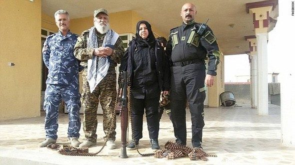 Ailesini katleden teröristlerin kafasını kesip pişirdi!
