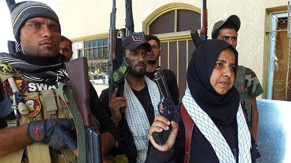 Ailesini katleden teröristlerin kafasını kesip pişirdi!
