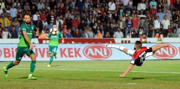 Gaziantepspor - Bursaspor maçından kareler