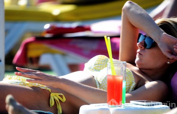 Bodrum'da güneşi gören sahile koştu
