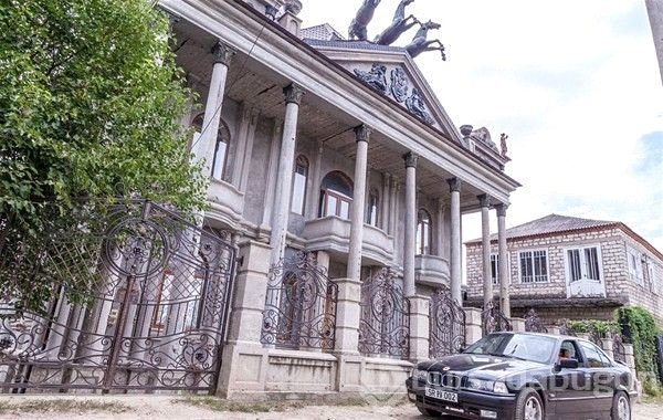 Çingenelerin ihtişamlı evleri ağızları açık bıraktı