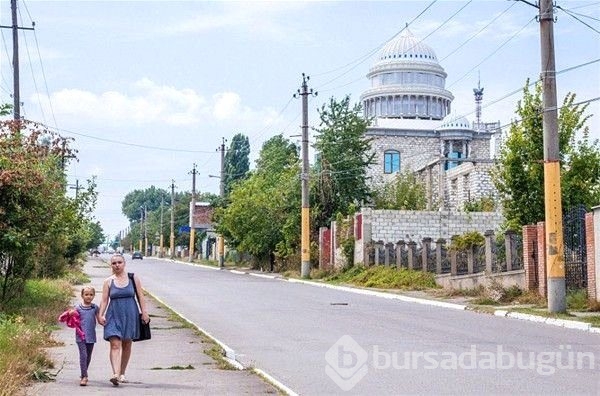 Çingenelerin ihtişamlı evleri ağızları açık bıraktı