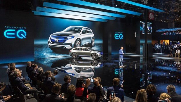 Mercedes-Benz yeni markasını Paris'te tanıttı