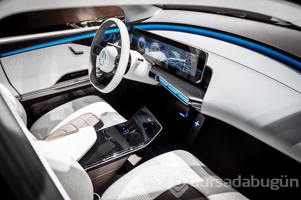 Mercedes-Benz yeni markasını Paris'te tanıttı