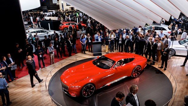 Mercedes-Benz yeni markasını Paris'te tanıttı