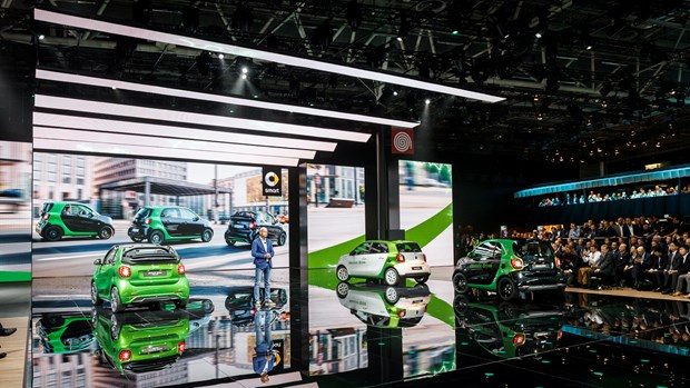 Mercedes-Benz yeni markasını Paris'te tanıttı