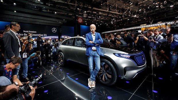 Mercedes-Benz yeni markasını Paris'te tanıttı