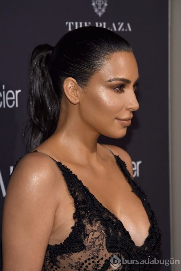 Kim Kardashian gece yarısı soyuldu