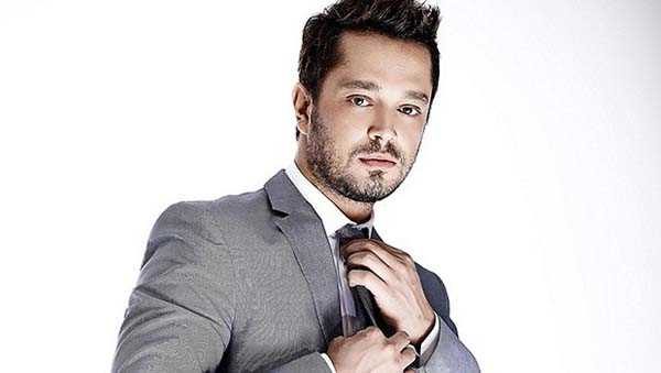 Tarkan, Murat Boz'a küsmüş