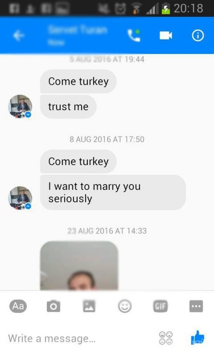 Türkiye'deki tacizcisini böyle ifşa etti