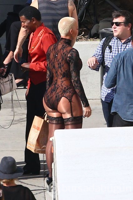 Amber Rose aslına döndü