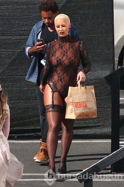 Amber Rose aslına döndü