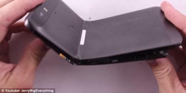 iPhone 7 kolanın içinde 12 saat donduruldu