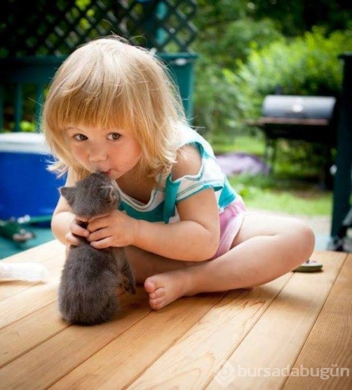 Çocuklar ve hayvanların mükemmel dost olduklarını kanıtlayan fotoğraflar