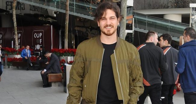 Sosyetik kadınlar Çağatay Ulusoy'un peşine düştü