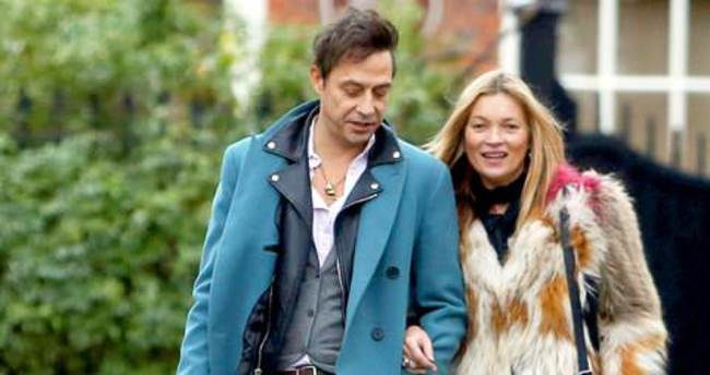 Kate Moss yeniden evlenmek için boşanmayı bekliyor