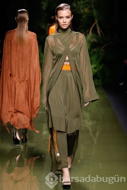 Balmain defilesi büyüledi