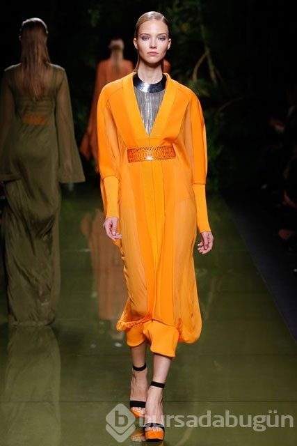 Balmain defilesi büyüledi