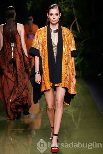 Balmain defilesi büyüledi