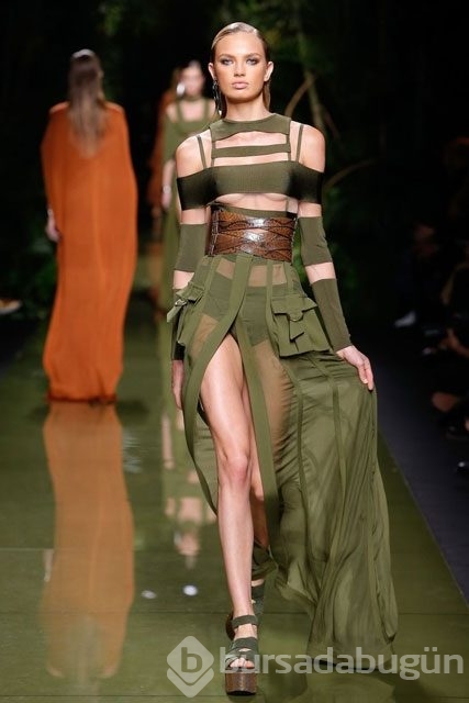 Balmain defilesi büyüledi