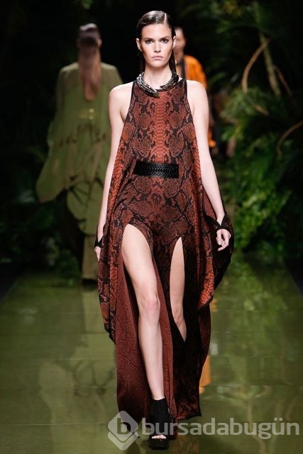 Balmain defilesi büyüledi