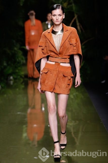 Balmain defilesi büyüledi