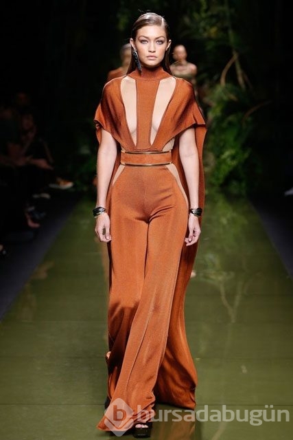 Balmain defilesi büyüledi