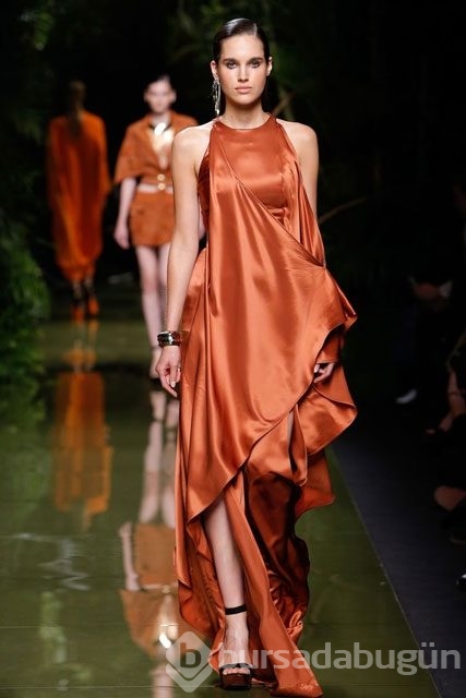 Balmain defilesi büyüledi