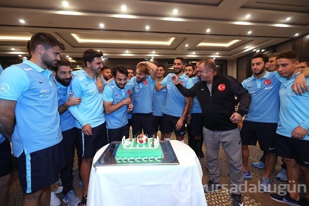 Caner Erkin'e doğum günü kutlaması