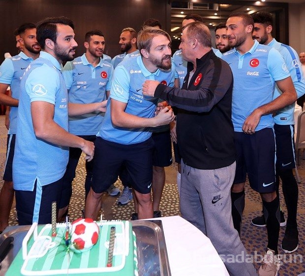 Caner Erkin'e doğum günü kutlaması