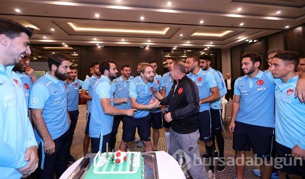 Caner Erkin'e doğum günü kutlaması