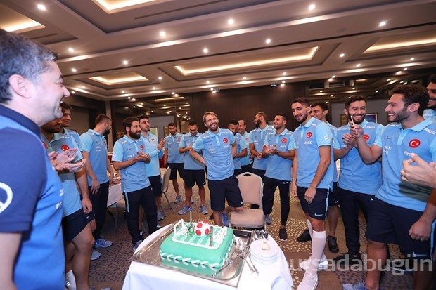 Caner Erkin'e doğum günü kutlaması