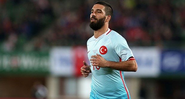 Arda Turan, Milli Takımı bırakacağı iddialarına yanıt verdi