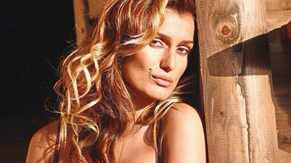 "Namus, iki bacak arasında değildir"