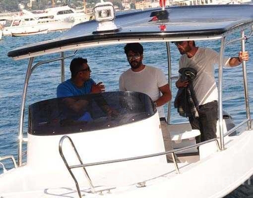 Burak Özçivit Boğaz turunda