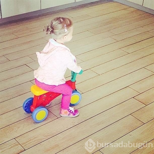 Meryem Uzerli ve kızı Lara