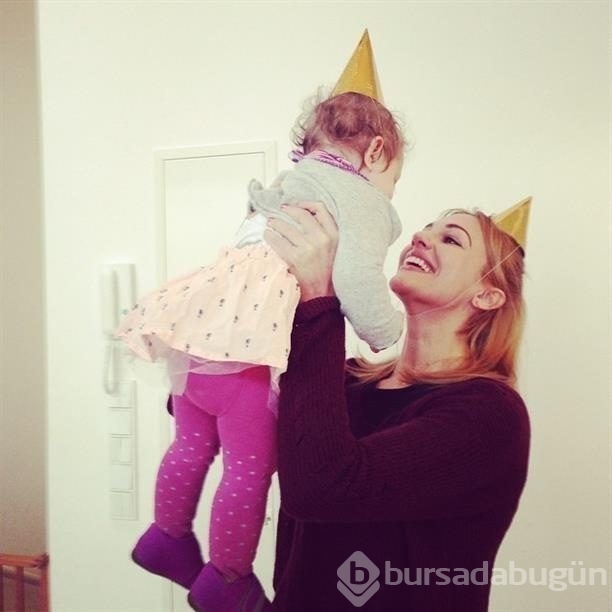 Meryem Uzerli ve kızı Lara