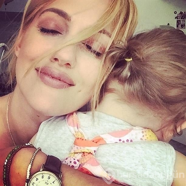 Meryem Uzerli ve kızı Lara