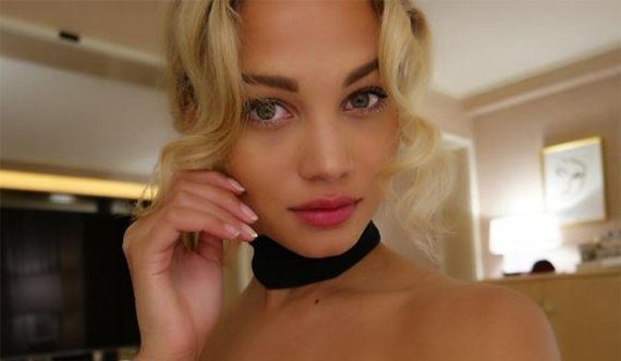 Fenerbahçe'nin yengesi Rose Bertram, Paris Moda Haftası'nda