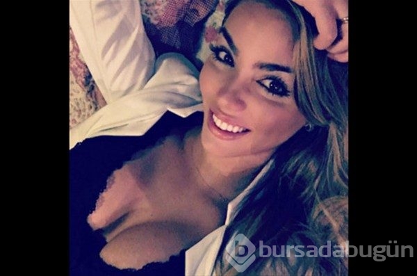 Papazın kızı Playboy'a soyundu