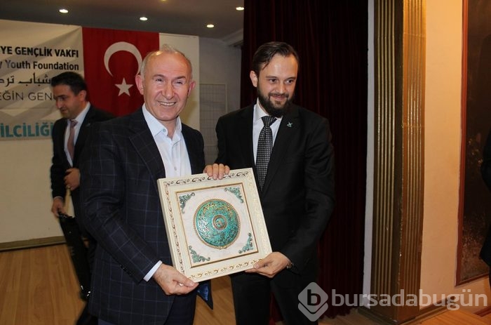 Profesörden ilginç iddia: 'Tarih bilmeyenin zeka seviyesi düşüyor'