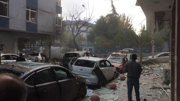İstanbul'da polis merkezi yakınlarında patlama
