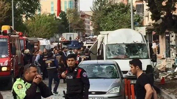 İstanbul'da polis merkezi yakınlarında patlama
