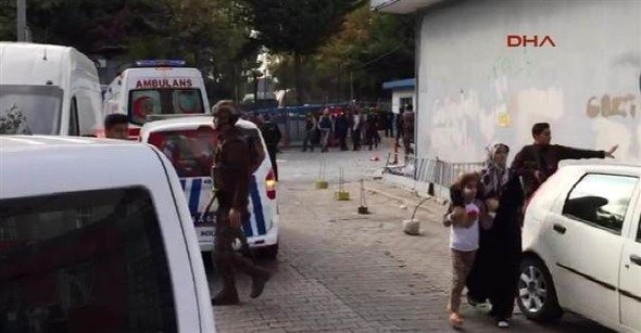 İstanbul'da polis merkezi yakınlarında patlama
