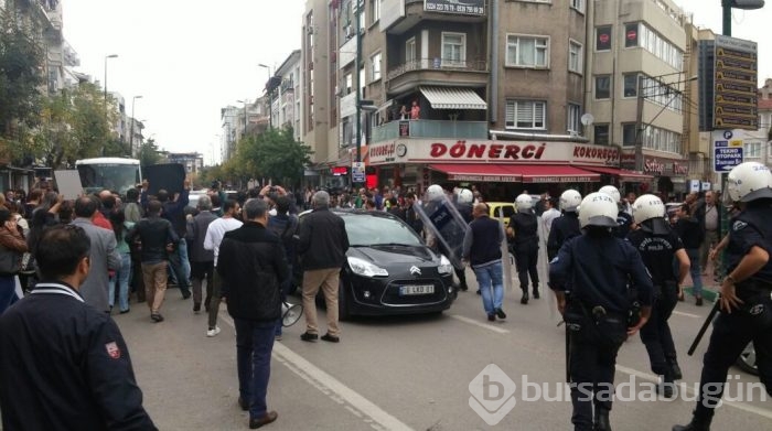 Bursa'da izinsiz gösteriye polis müdahalesi: 36 gözaltı
